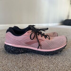 Pink Brooks Ghost 12 Shoes - Size 9.5.